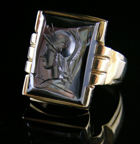 Man's 10K Yellow Gold Signet Ring, 20th c., with a