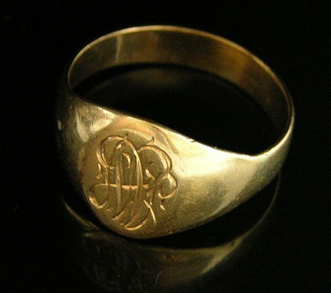 14K Yellow Gold Engraved Initial Ring, early 20th