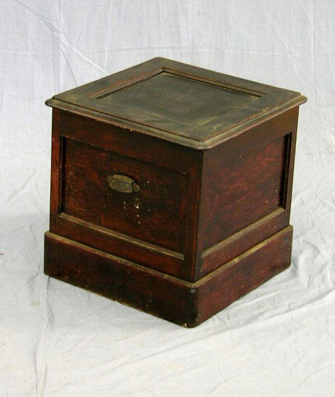 American Late Victorian Carved Oak Potty, c. 1900: American Late Victorian Carved Oak Potty, c. 1900, the lifting lid over an enamel pail with a carved wooden cover, H.- 17 3/4 in., W.- 17 1/2 in., D.- 17 1/4 in.