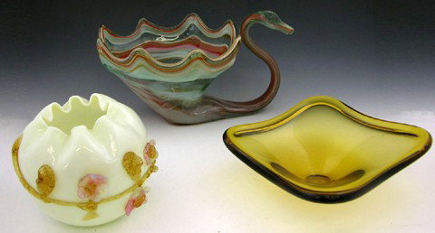 Three Pieces of Art Glass, 20th c.- Amber Art Gla: Three Pieces of Art Glass, 20th c.- Amber Art Glass Square Footed Bowl, Murano glass swan bowl, and an art glass globular vase with applied decoration.