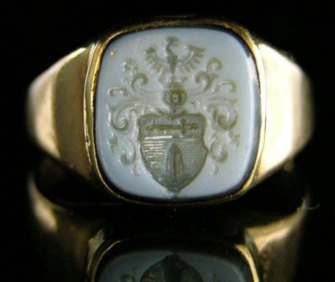 Lady's 14K Rose Gold Intaglio Ring, early 20th c.,: Lady's 14K Rose Gold Intaglio Ring, early 20th c., with a carved cameo armorial. Size aprox. 7