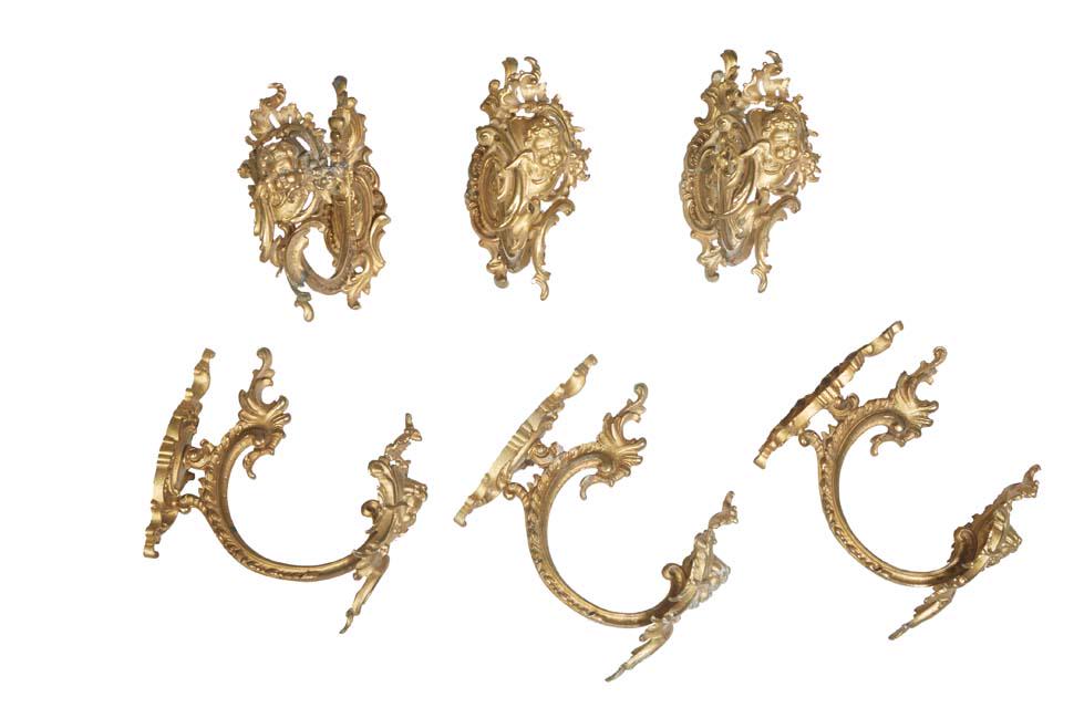 Set of Six French Gilt Bronze Figural Curtain Tiebacks, early 20th c., the scroll decorated back (1 of 2)