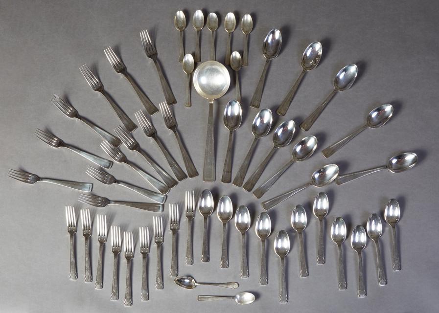 Two French Cased Sets of Silverplated Flatware, 20th c., one dessert set with 9 forks and 11 (1 of 5)