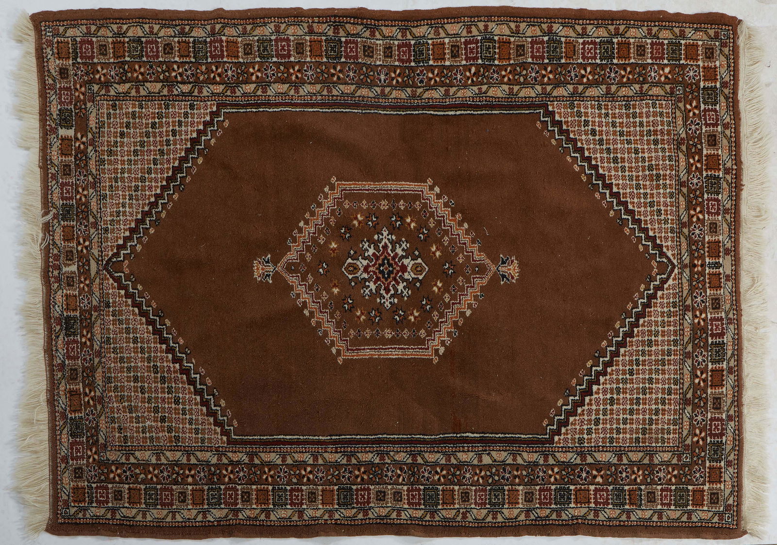 Small Oriental Mahal Carpet, 4' 9 x 6' 5. (1 of 1)