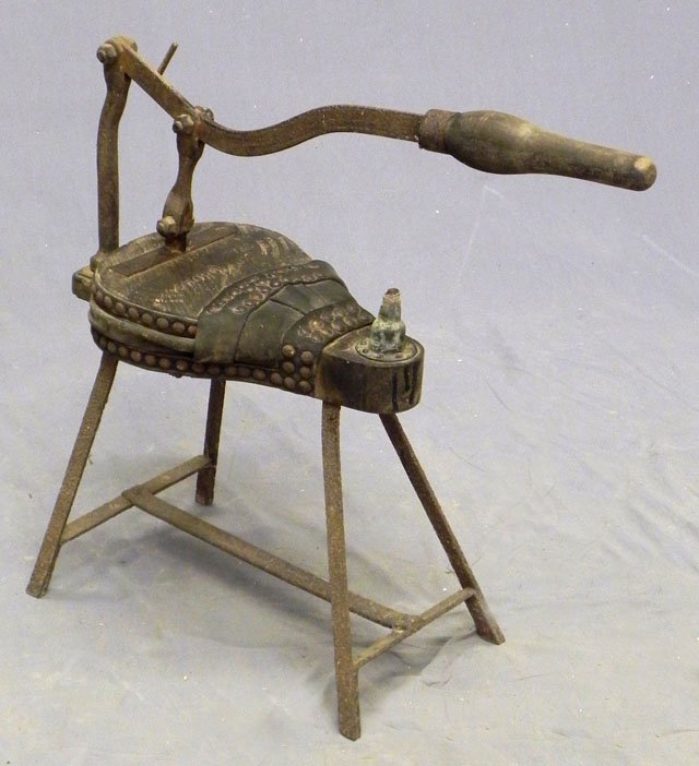 French Cast Iron and Wood Bellows, 19th c., H.- 25: French Cast Iron and Wood Bellows, 19th c., H.- 25 1/4 in., W.- 27 3/4 in., D.- 10 in.
