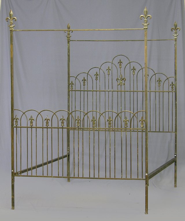Contemporary Wrought Iron Queen Size Fleur-de-Lis: Contemporary Wrought Iron Queen Size Fleur-de-Lis Poster Bed, 20th c., with a hoop design on the head and foot, interspersed with fleur de lis, made by William Alford Designs, Cisco, Texas, H.- 87 1/4