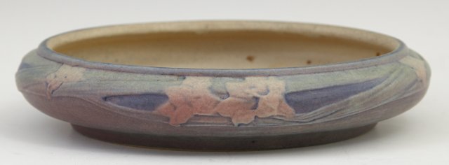 Newcomb College Pottery Vellum-Glazed Bulb Bowl, 1: Newcomb College Pottery Vellum-Glazed Bulb Bowl, 1919, of shallow circular form in "Freesia" decor, potted by Joseph Fortune Meyer (1848-1931), and decorated by Anna Frances Simpson (d. 1939), fully s