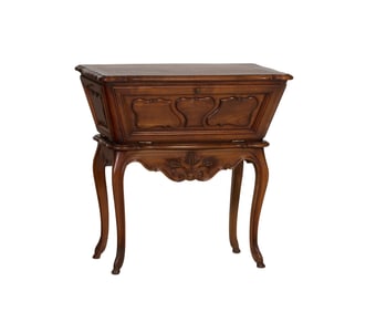 French Louis XV Style Dough Box Side Table, 20th c., H.- 27 1/2 in., W.- 27 1/2 in., D.- 18 in.