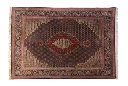 Persian Tabriz Carpet, 20th c., 5' x 6' 10.