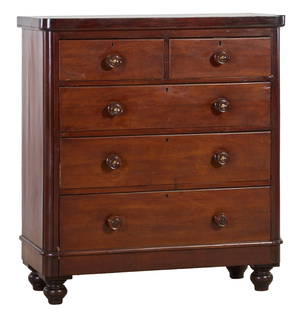 English Georgian Walnut Chest of Drawers, 19th. c., H.- 42 1/2 in., W.- 40 1/2 in., D.- 19 1/4 in.: English Georgian Walnut Chest of Drawers, 19th. c., the thick rounded corner top over two frieze drawers above three graduated deep drawers, all with mushroom pulls, ,on a plinth base, with toupie fee