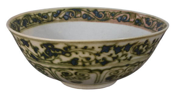 Chinese Ceramic Punch Bowl, 18th c., H.- 5 in., Dia.- 12 3/4 in.: Chinese Ceramic Punch Bowl, 18th c., possibly Ming, Wan Li period, with leaf and vine decoration, H.- 5 in., Dia.- 12 3/4 in. Provenance: Property from a Gentleman Antiquarian, New Orleans, Louisiana.