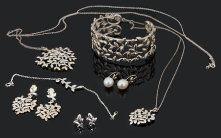 Ten Piece Tiffany & Co. Sterling Silver Paloma Picasso Olive Leaf Jewelry Set, Bracelet- L.- 6 1/2