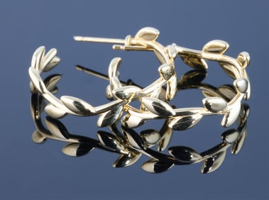 Tiffany & Co 18K Yellow Gold Paloma Picasso Olive Leaf Hoop Earrings, 20th c., App. Total Wt.- 0.34