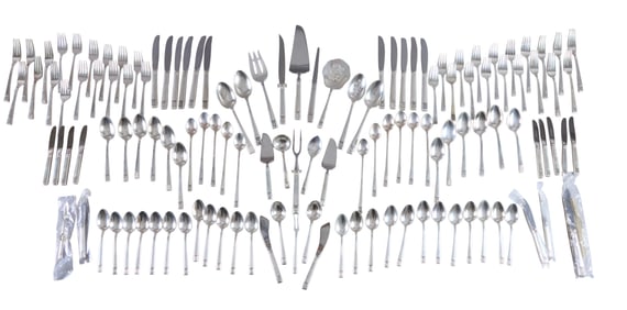 One Hundred Twenty-Seven Piece Towle Sterling Dinner Service, 20th c., App. Total Sterling Wt.- 163