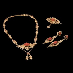 18K Yellow Gold and Red Coral Parure, 19th c., Necklace- L.- 13 in. (4 Pcs.)