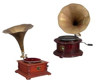 Two RCA Victor "His Master's Voice" Windup Mahogany Phonographs, early 20th c., Circular- H.- 28