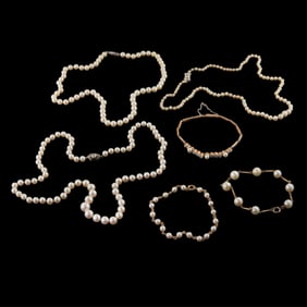Six Pieces of Cultured Pearl Jewelry, App. Wt.- 68.7 grams; Longest- L.- 20 1/2 in. (6 Pcs.)