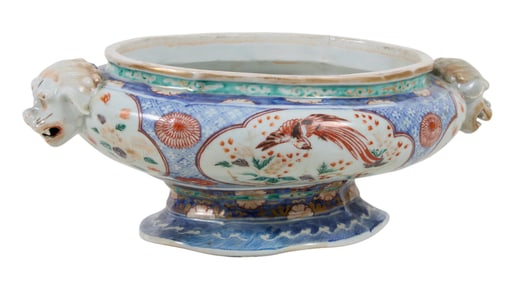 Chinese Export Porcelain Tureen, 19th c., H.- 5 1/2 in, W.- 16 in., D.- 11 in.