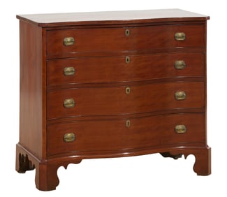 Great American Chippendale Cherry Serpentine Chest of Drawers, attributed to Felix Huntington,