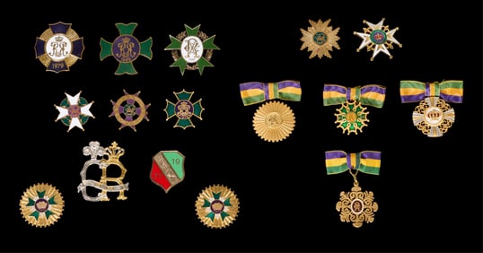 Fifteen Mardi Gras Ladies' Ducal Badges, Rex, 20th/21st c., 1980- H.- 1 1/2 in., W.- 1 1/2 in. (16