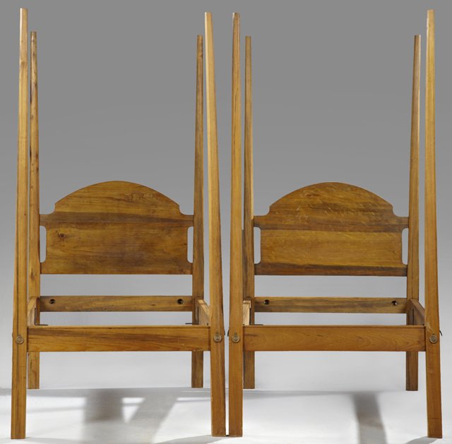 Pair. of Cypress Four Poster Single Beds, 20th c., with: Pair of Cypress Four Poster Single Beds, 20th c., Louisiana, with arched headboards and tapered octagonal posts, H.- 90 in., Int. W.- 40 in., Int. D.- 75 in.