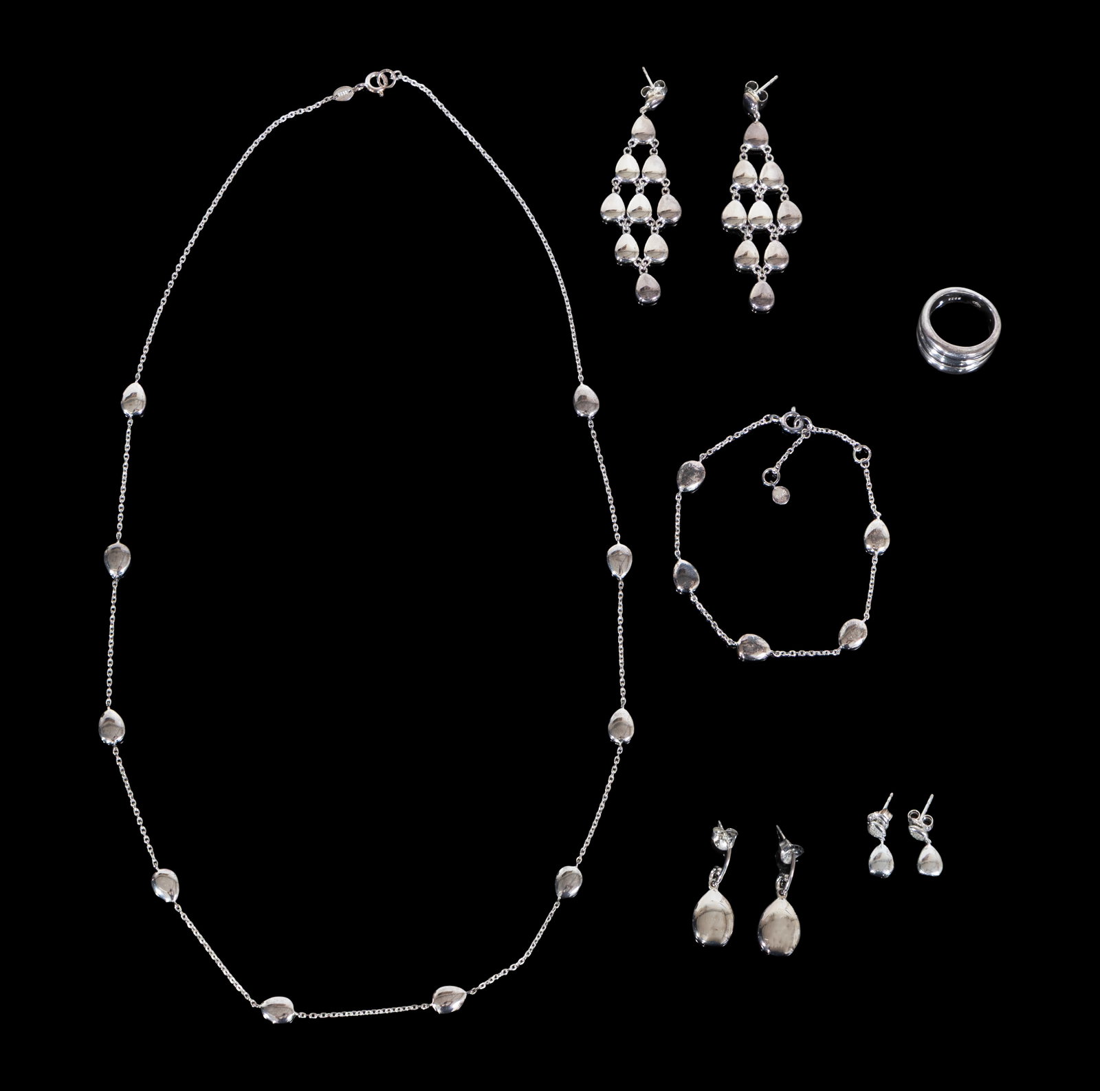 Nine Piece Links of London Sterling Hope Teardrop Jewelry Set, Ring- Size 6 3/4. (9 Pcs.) (1 of 4)