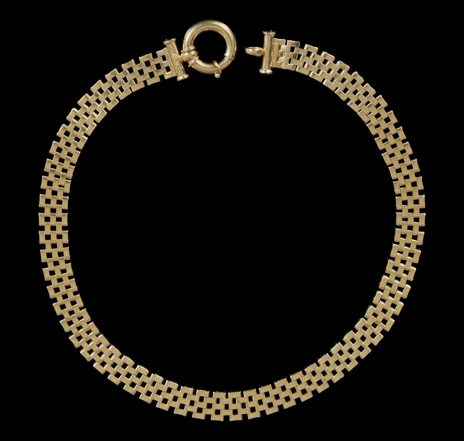 14K Yellow Gold Link Necklace, App. Total Wt.- 35.5 grams, L.- 16 in.: 14K Yellow Gold Link Necklace, with small round cabochon onyx mounted to the bars of the spring ring clasp, App. Total Wt.- 35.5 grams, L.- 16 in. Please Note: All assessments of gemstone weight, colo
