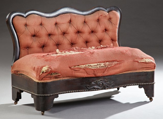 American Victorian Carved Mahogany Window Seat, late: American Victorian Carved Mahogany Window Seat, late 19th c., the serpentine crest over a tufted back, above a serpentine rectangular seat, over a wide skirt with applied decoration, on ogee bracket f