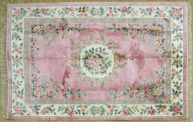 Aubusson Art Silk Carpet, 5' 7 x 8'.: Aubusson Art Silk Carpet, 5' 7 x 8'.