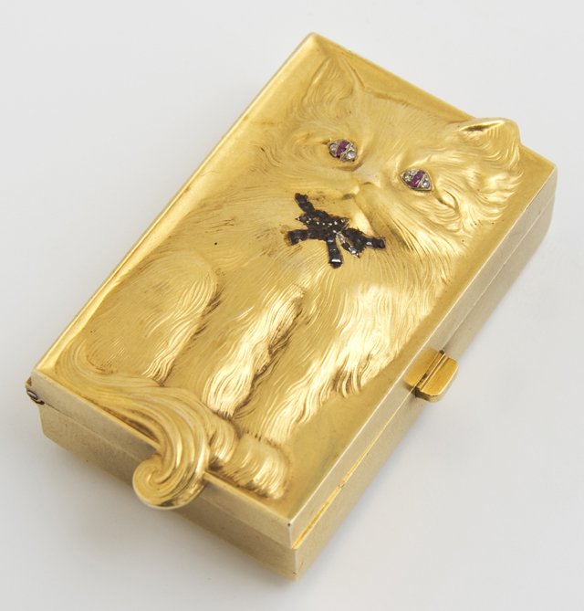 Unusual 18K Yellow Gold Pillbox, early 20th c., with (1 of 3)