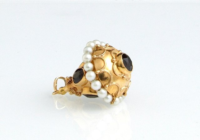 18K Yellow Gold Etruscan Charm, mounted with four oval (1 of 2)