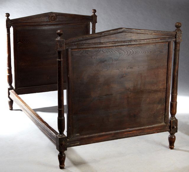 French Directoire Carved Oak Day Bed, 19th c., the head (1 of 1)