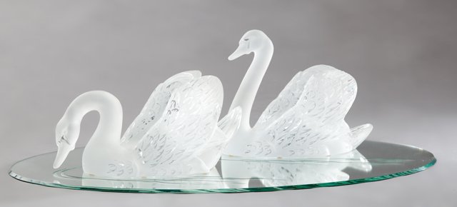 Lalique "Miroir Cygnes" Clear and Frosted Crystal Swan (1 of 7)