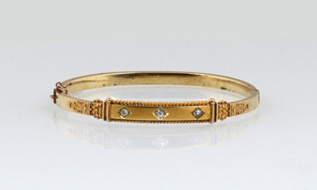 English Victorian 15K Yellow Gold Hinged Bangle (1 of 1)