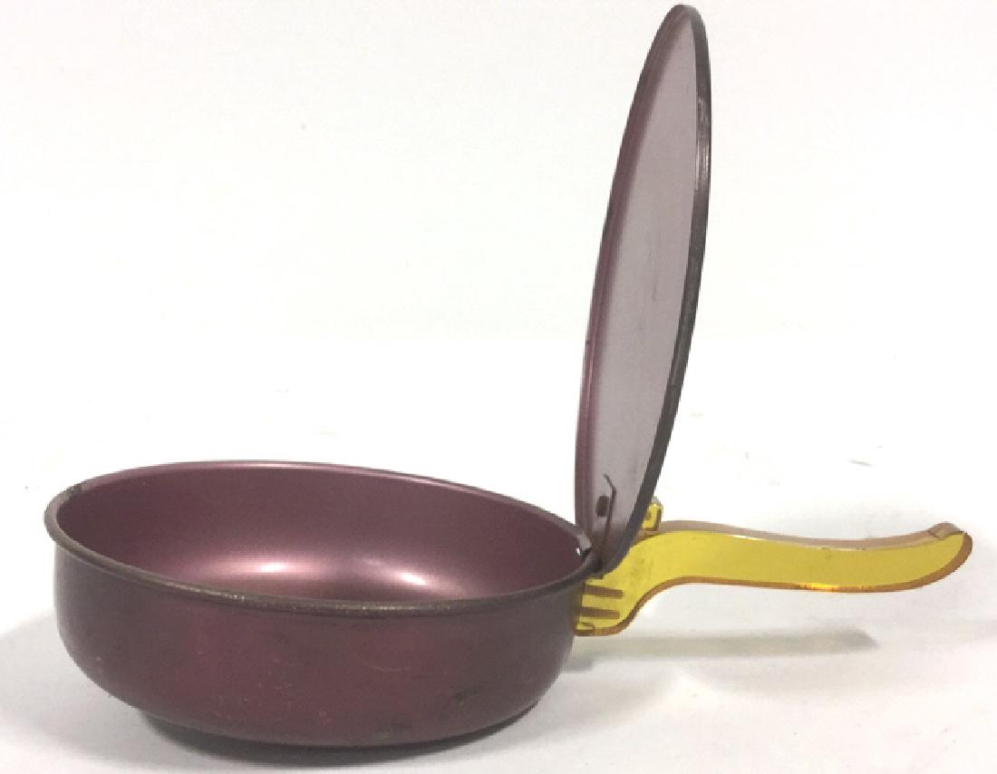 Antique Deco Silent Butler Antique Deco Silent Butler: Antique Deco Silent Butler with handle and hinged top. Leather padded bottom. Dimensions: 9.5 in L X 6 in circumference.