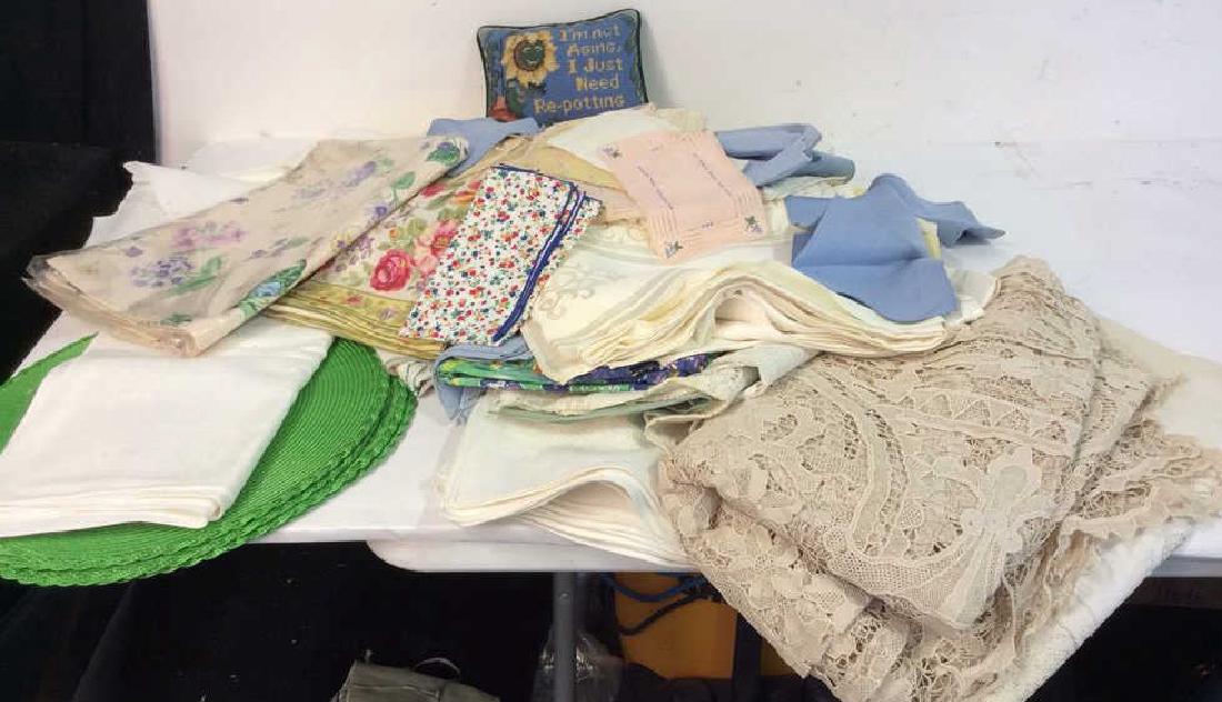 Group. Vintage Table Linens Group Lot vintage table (1 of 10)