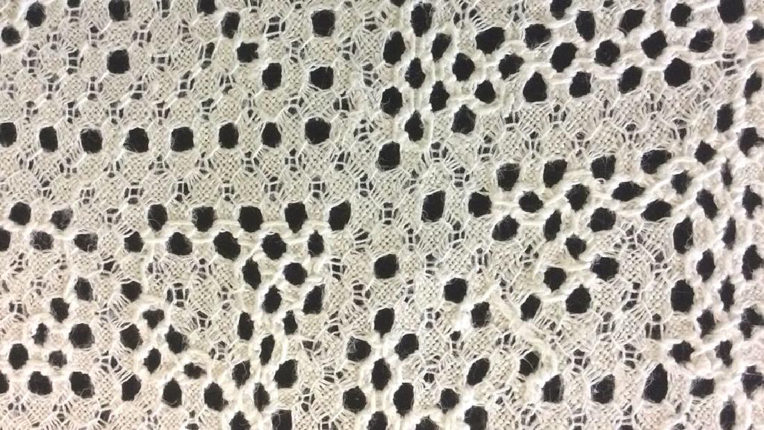 Vintage White Linen Tablecloth and Napkin Set (1 of 6)