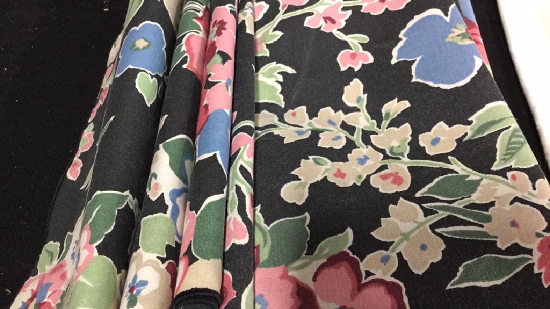 Group Lot Of Tablecloths And Napkins (1 of 9)