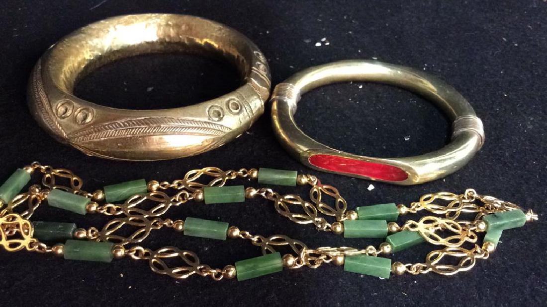 Vintage Jewelry Necklace Bracelets (1 of 8)