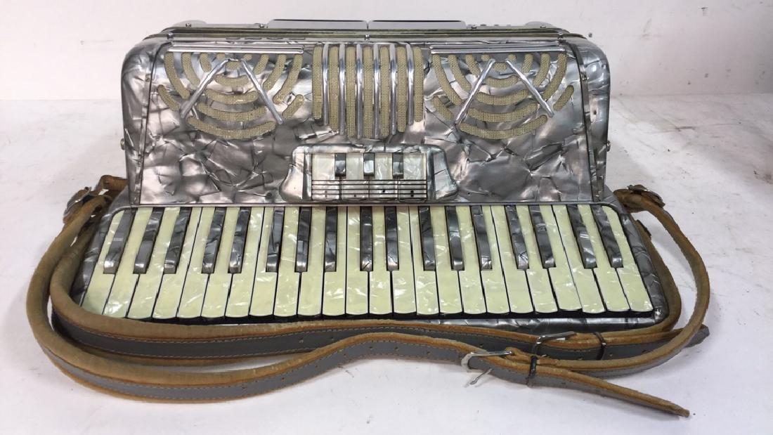 Vintage Rani Accordion With Case (1 of 10)