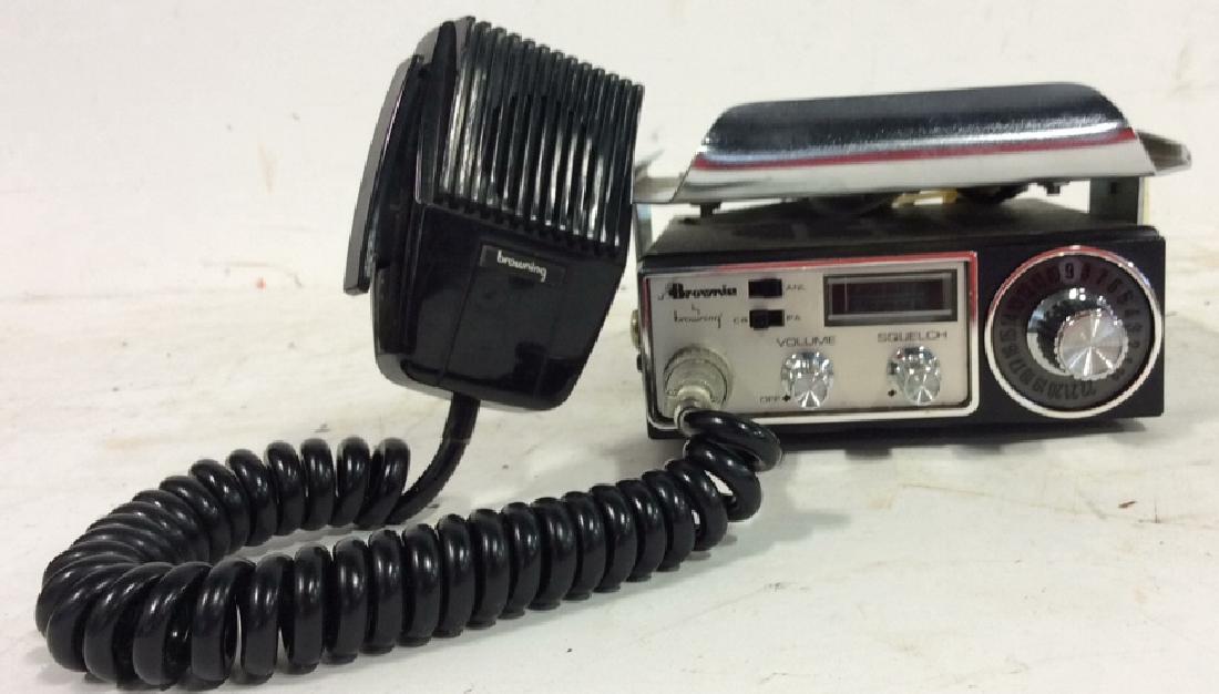 Browning Laboratories CB Citizens Band Radio: 23 Channel CB From Browning Laboratories with Canvas zippered case and metal mount. Measures approx 4 inches tall by 5 1/2 inches wide and approx 7 1/2 inches deep. CB Radio Collectible