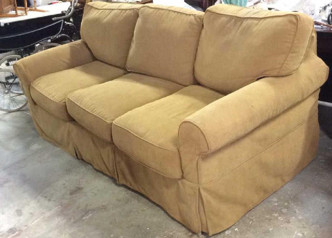 Loose Cushioned Country Willow Sofa (1 of 9)