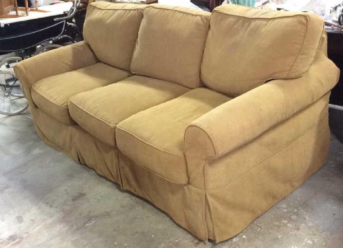 Loose Cushioned Country Willow Sofa (1 of 9)