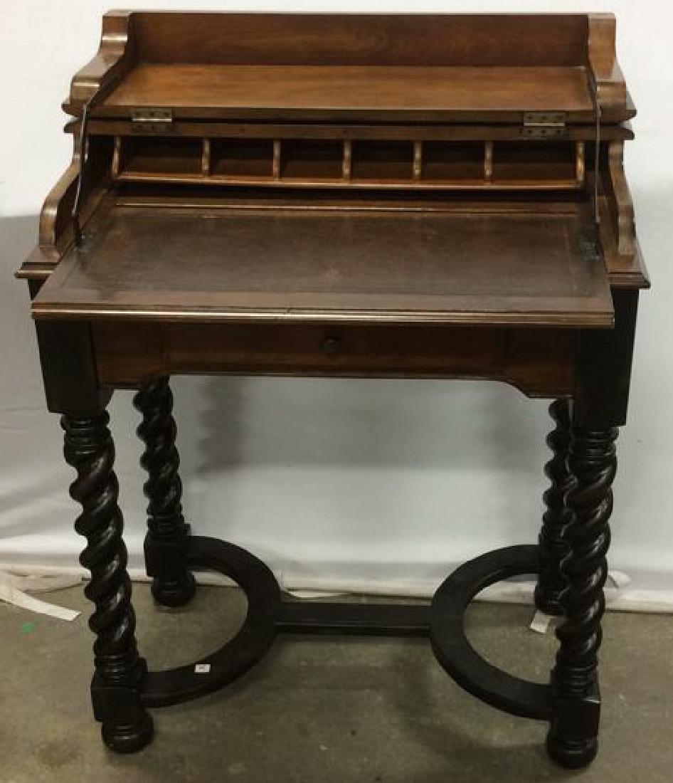 Hooker Leather Mahogany Desk (1 of 10)