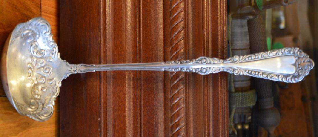 Rogers AA Vintage Silverplate Ladle (1 of 3)