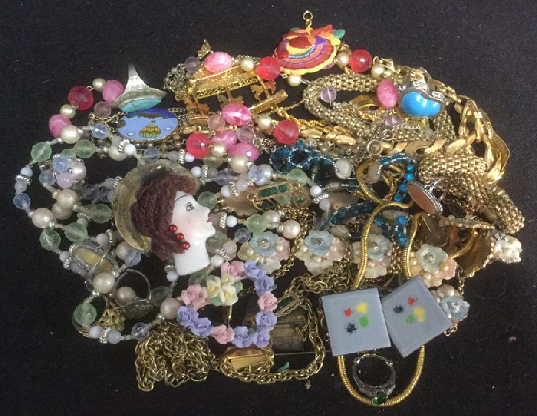 Group Lot 27 Pieces Costume Jewelry (1 of 4)