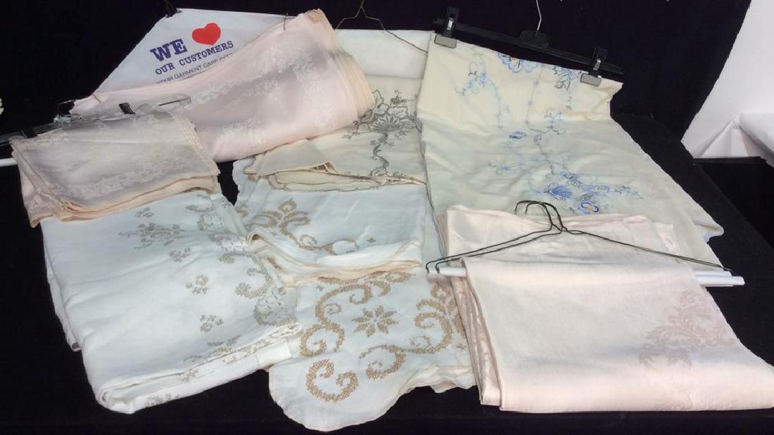 Group Vintage Table loths Napkins: condition: some spot stains.