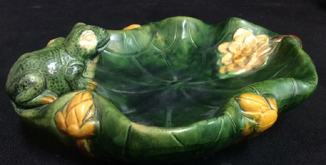 Ceramic Frog on Lilly Pad Marked for Weller (1 of 7)