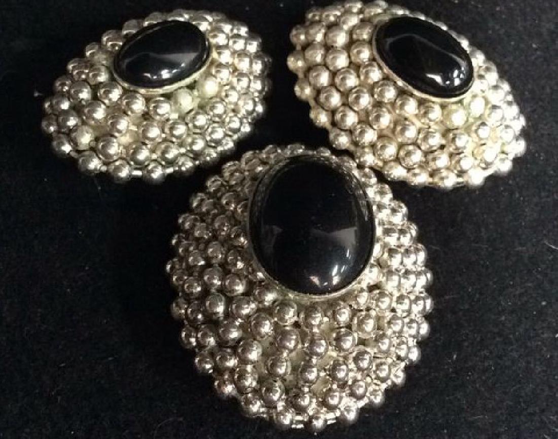 Vintage Costume Pin And Earring Set (1 of 4)