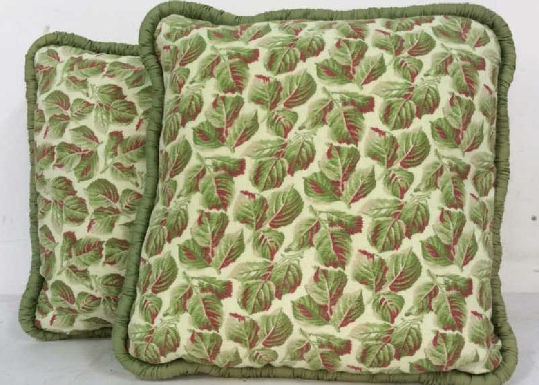 Pair of 2 Green Leaf Detailed Pillows (1 of 10)